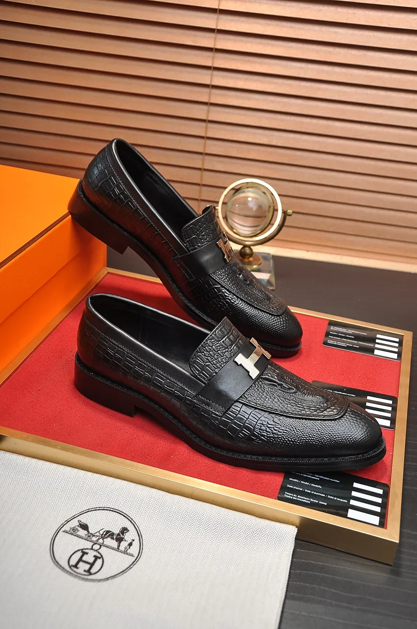Men's shoes💰460💶[HERMES] (sheepskin lining)🍀Italian top luxury🍀He does not pursue novel styles and gorgeous colors, but attracts the favor of successful men with his flawless, elegant and classic style. Formal leather shoes This very comfortable, simple and stable style allows you to easily match any style! The pattern is absolutely 1:1 refined from the original case, and we strive for excellence in materials, imported cowhide + sheepskin lining💪💪💪extraordinary texture👍! .Black Brown Size: 38-45 (45 customized)